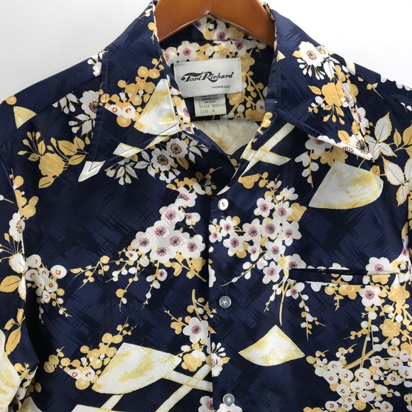 Tori Richard Mens Vintage Hawaiian Button Top - Picture 3 of 5